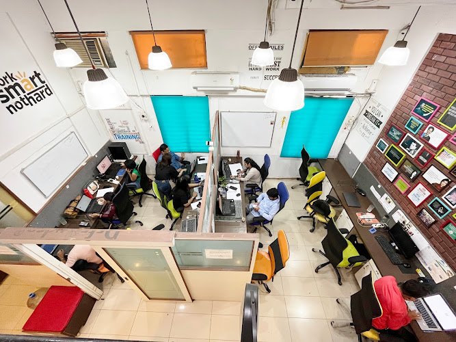 SPARTAN COWORK - BEST CO-WORKING SPACE IN MUMBAI FOR - DESKS, CABINS, VIRTUAL OFFICE SOLUTIONS coworking space in Mumbai, India 1