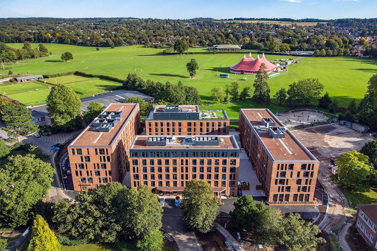 EVO//Guilden Village Stoke Park coworking space in Guildford, United Kingdom of Great Britain and Northern Ireland 1