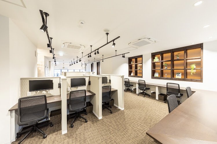 BIZcomfort横浜元町 coworking space in Yokohama, Japan 1