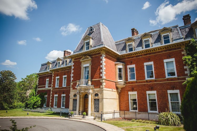 Fetcham Park - Offices Leatherhead coworking space in Leatherhead, United Kingdom of Great Britain and Northern Ireland 1