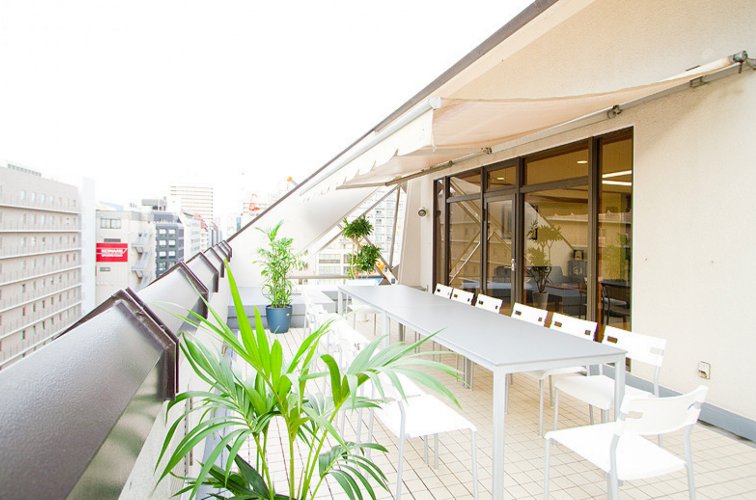 神戸三宮シェアオフィス&コワーキングスペースcoloco coworking space in Kobe, Japan 1