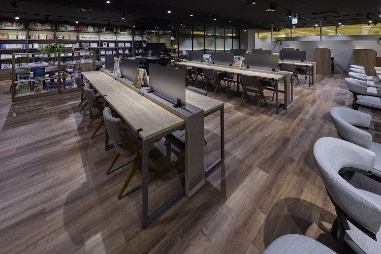 SHARE LOUNGE 御旅屋セリオ coworking space in Takaoka, Japan 1