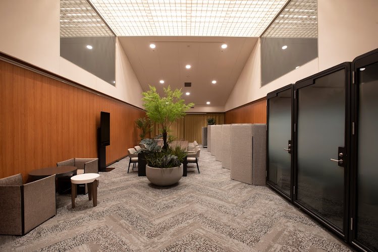 軽井沢プリンスホテル コワーキングルーム by エイチワンティー coworking space in Karuizawa, Japan 1