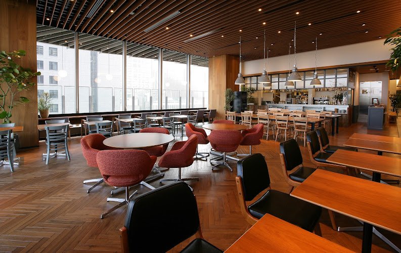 Q CAFE by Royal Garden Cafe coworking space in Chiyoda City, Japan 1