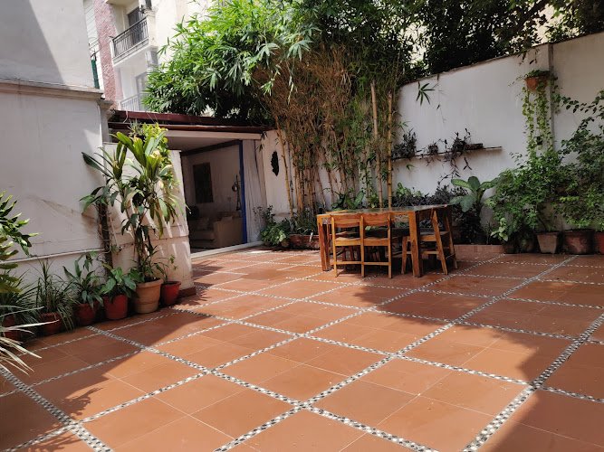 Trendy Bed and Breakfast coworking space in New Delhi, India 1