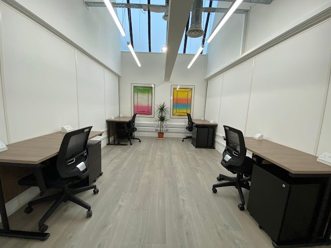 Kozmik Work Space coworking space in London, United Kingdom of Great Britain and Northern Ireland 1