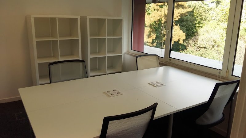 NEAR WORK coworking space in Lisbon, Portugal 1