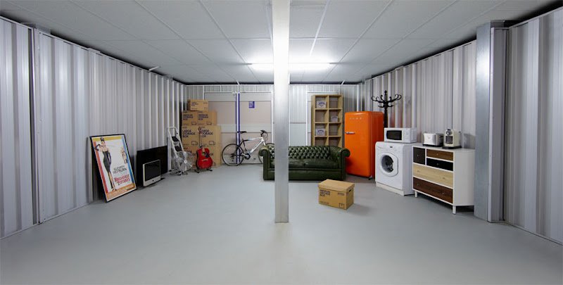 Access Self Storage Wandsworth coworking space in London, United Kingdom of Great Britain and Northern Ireland 1