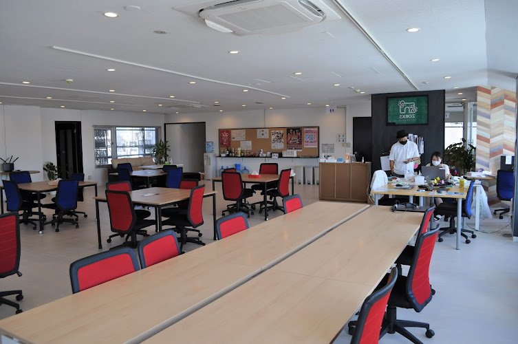 ZORKS沖縄/シェアオフィス coworking space in Naha, Japan 1