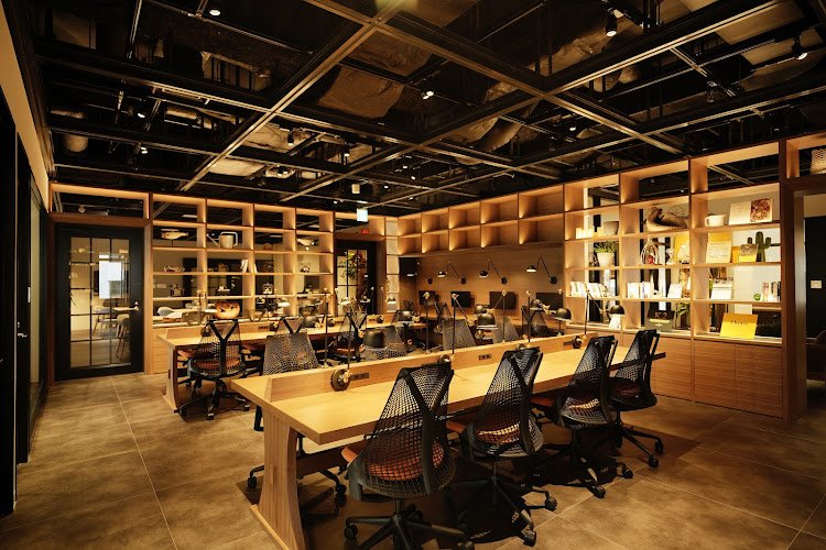 howlive タイムスビル店 coworking space in Naha, Japan 1