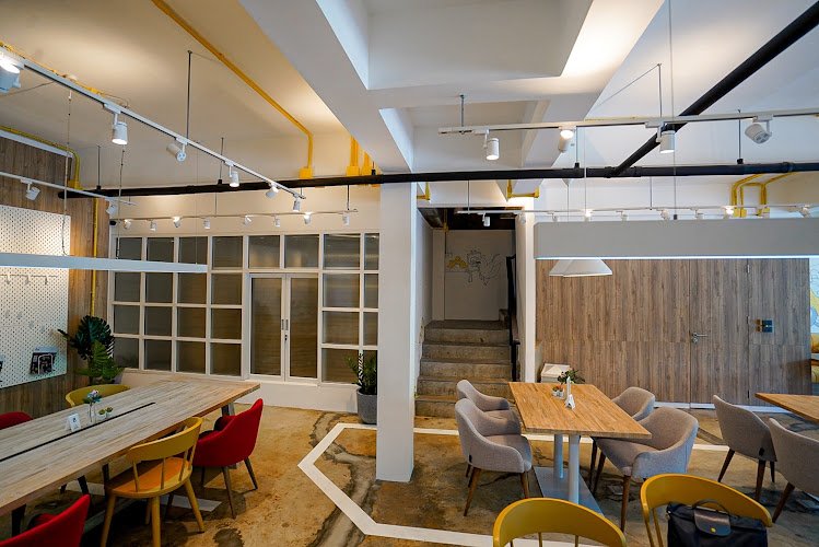 Merak Café & Restaurant coworking space in Bang Phli District, Thailand 1