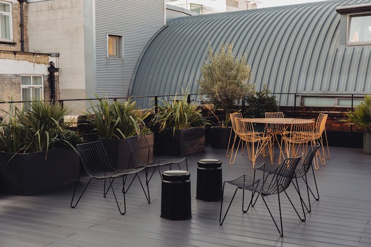 Fora - Summit House coworking space in London, United Kingdom of Great Britain and Northern Ireland 1