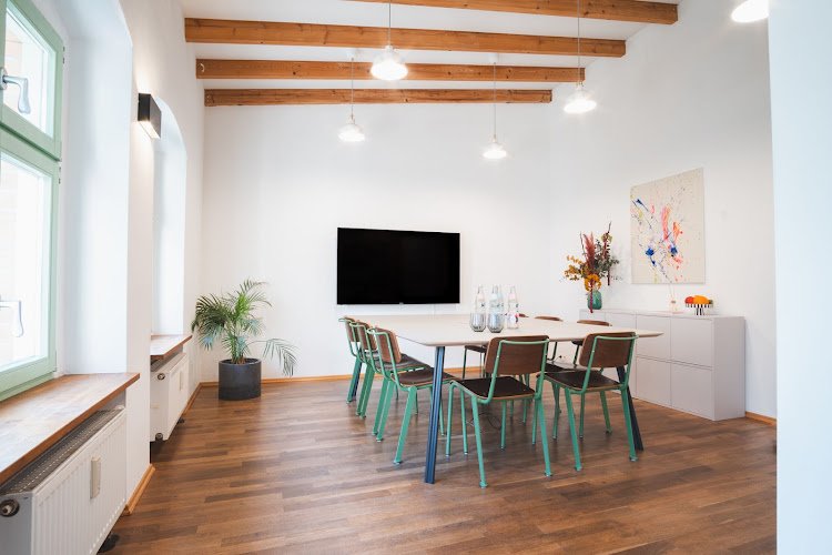 Neue Remise - Meetinglocation mit Garten und Terrasse | Offsite | private Bürofläche | Coworking coworking space in Berlin, Germany 1