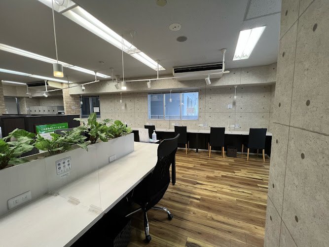 Bizcomfort Ochanomizu coworking space in Bunkyo City, Japan 1