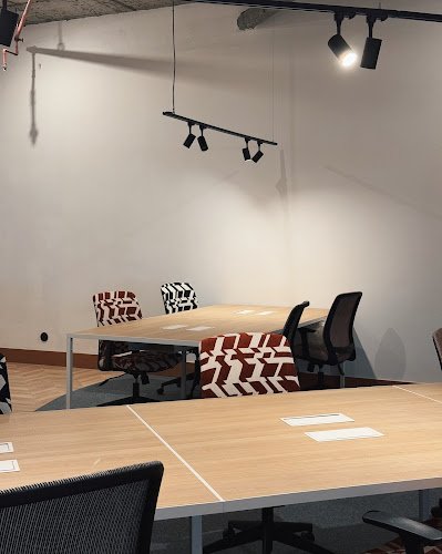 DeHouse Península coworking space in Porto, Portugal 1