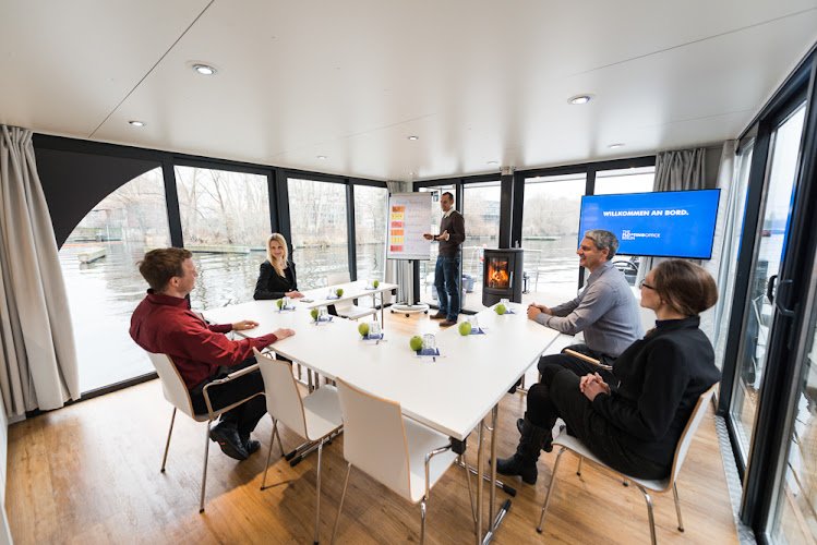 Floating Office Berlin coworking space in Berlin, Germany 1