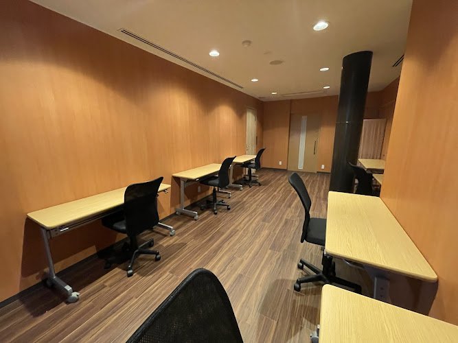 フォレストコワーキングNAGOMI（自習室・貸会議室） coworking space in Kawanishi, Japan 1