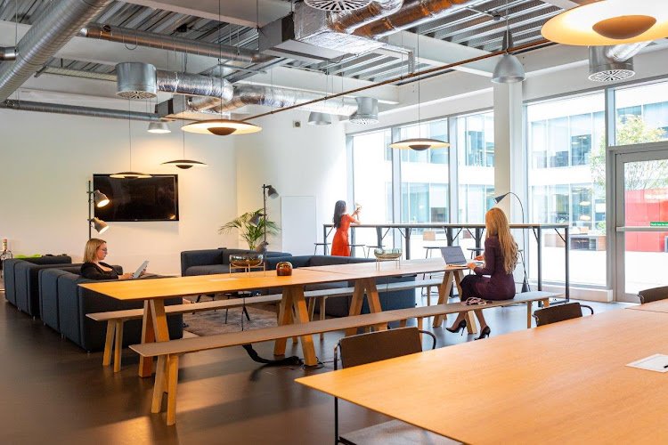 Landmark Office Space - Milton Keynes Pinnacle coworking space in Milton Keynes, United Kingdom of Great Britain and Northern Ireland 1
