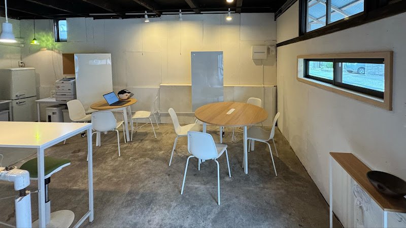 コワーキング＆コミュニティハブ bench! coworking space in Onomichi, Japan 1