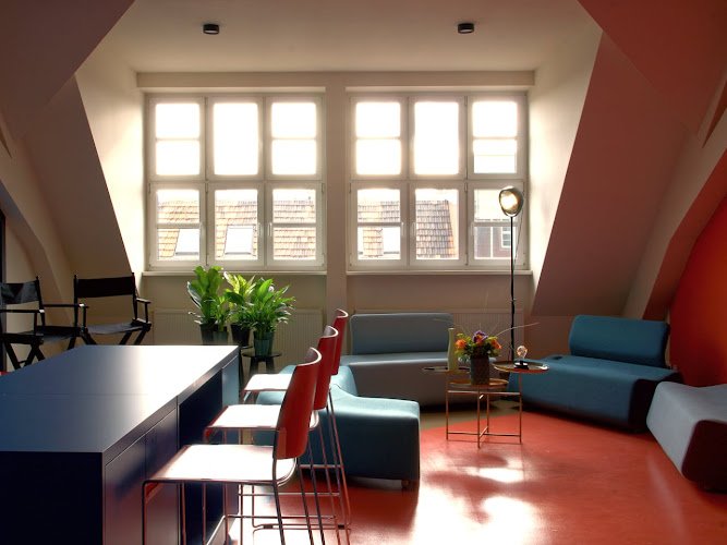 meeet | vor Ort - hybrid - online coworking space in Berlin, Germany 1