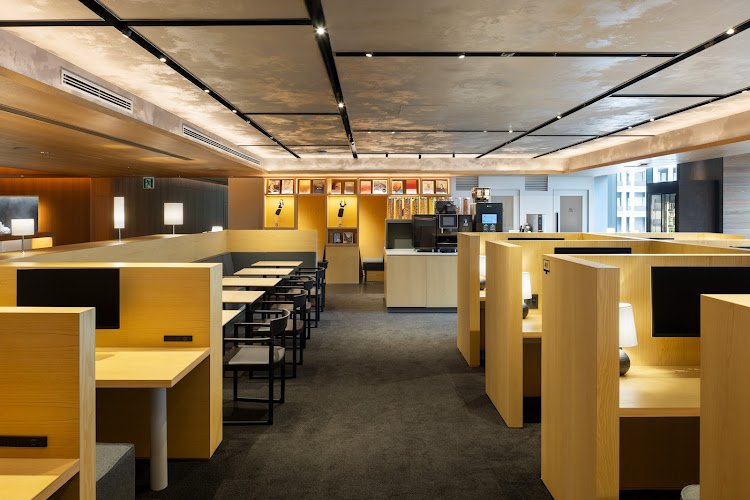 銀座 蔦屋書店 SHARE LOUNGE coworking space in Chuo City, Japan 1